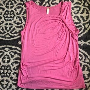 Unique Pink Chenault sleeveless top. Size Medium.